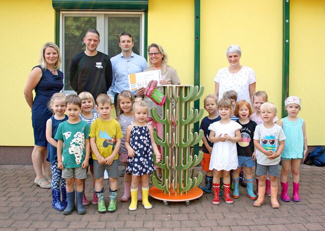 Kjellberg - Spende an die städtische und regionale Kindertagesstätten Spende an den Kindergarten
